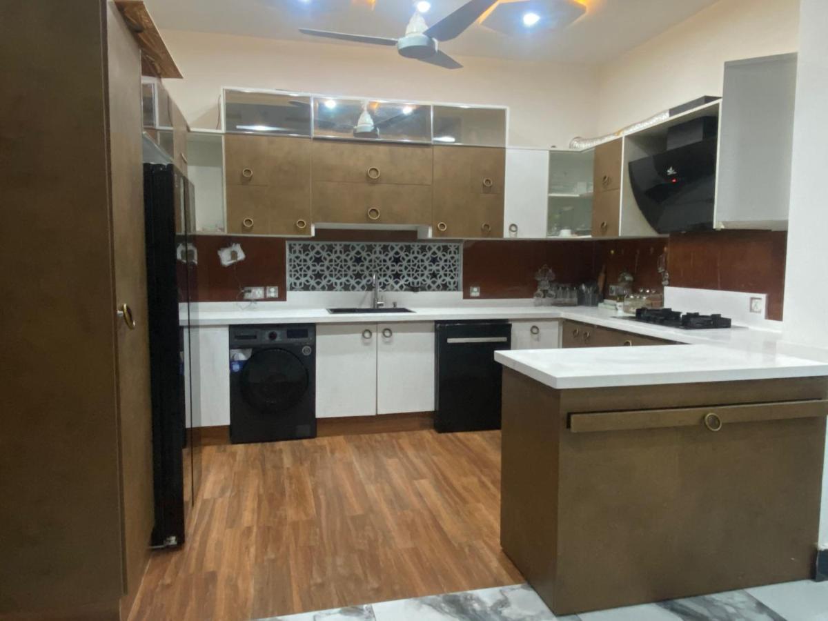 Burj Al Bahria Town Luxury Suites Lahore Buitenkant foto