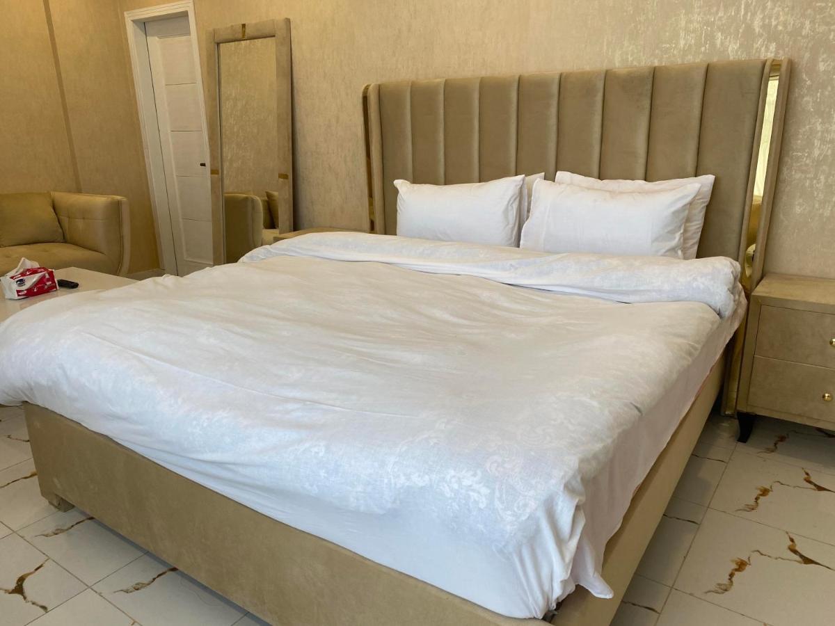 Burj Al Bahria Town Luxury Suites Lahore Buitenkant foto