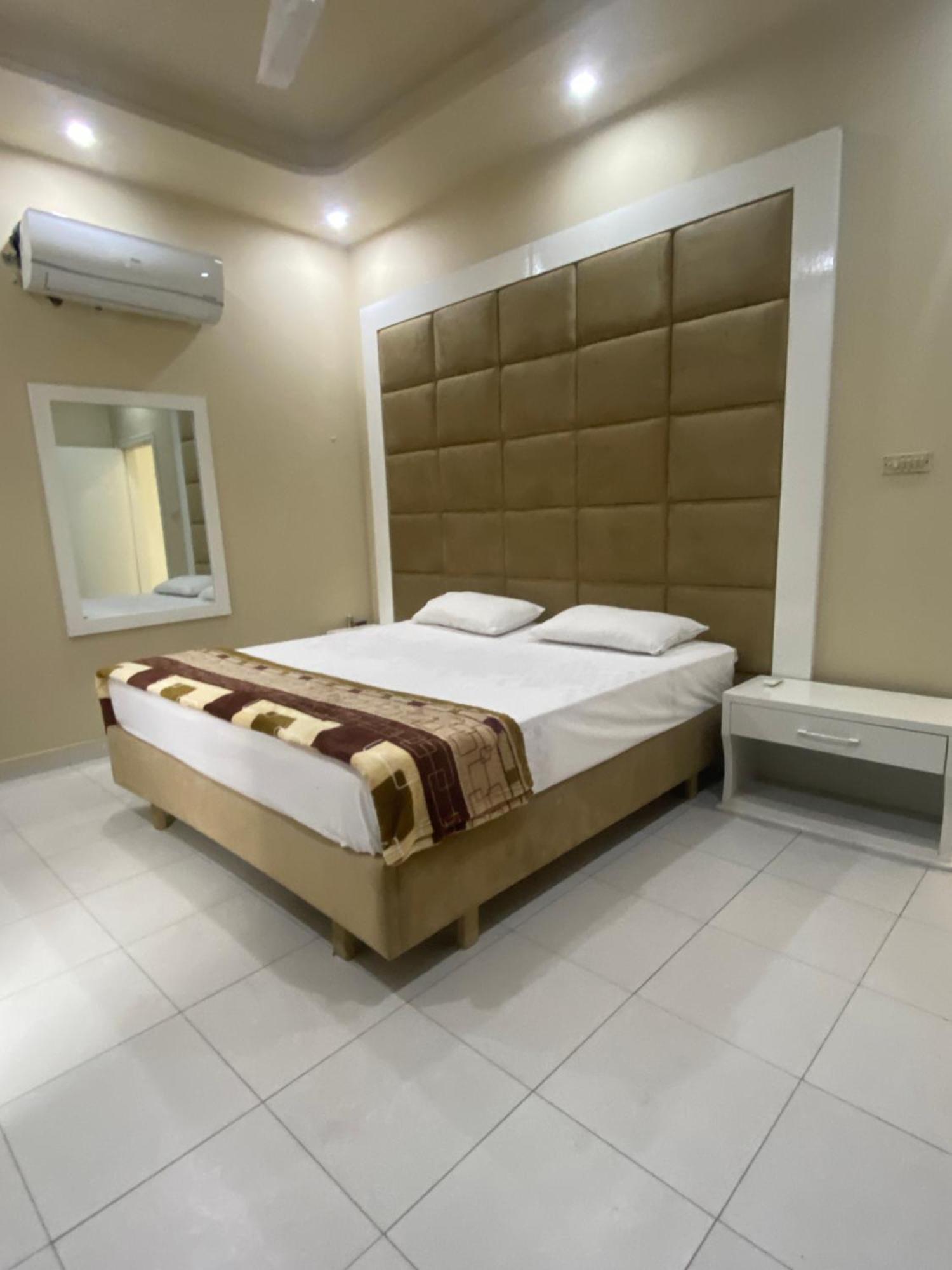 Burj Al Bahria Town Luxury Suites Lahore Buitenkant foto